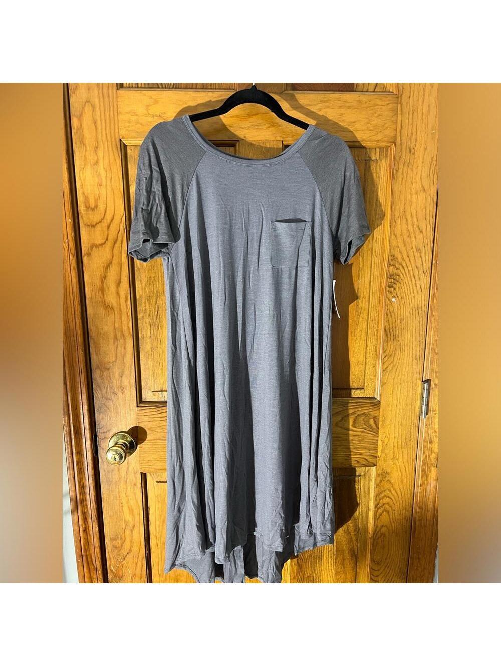 LuLaRoe Carly Dress Solid Gray High Low Swing T Shirt Flowy Pocket Small NWT